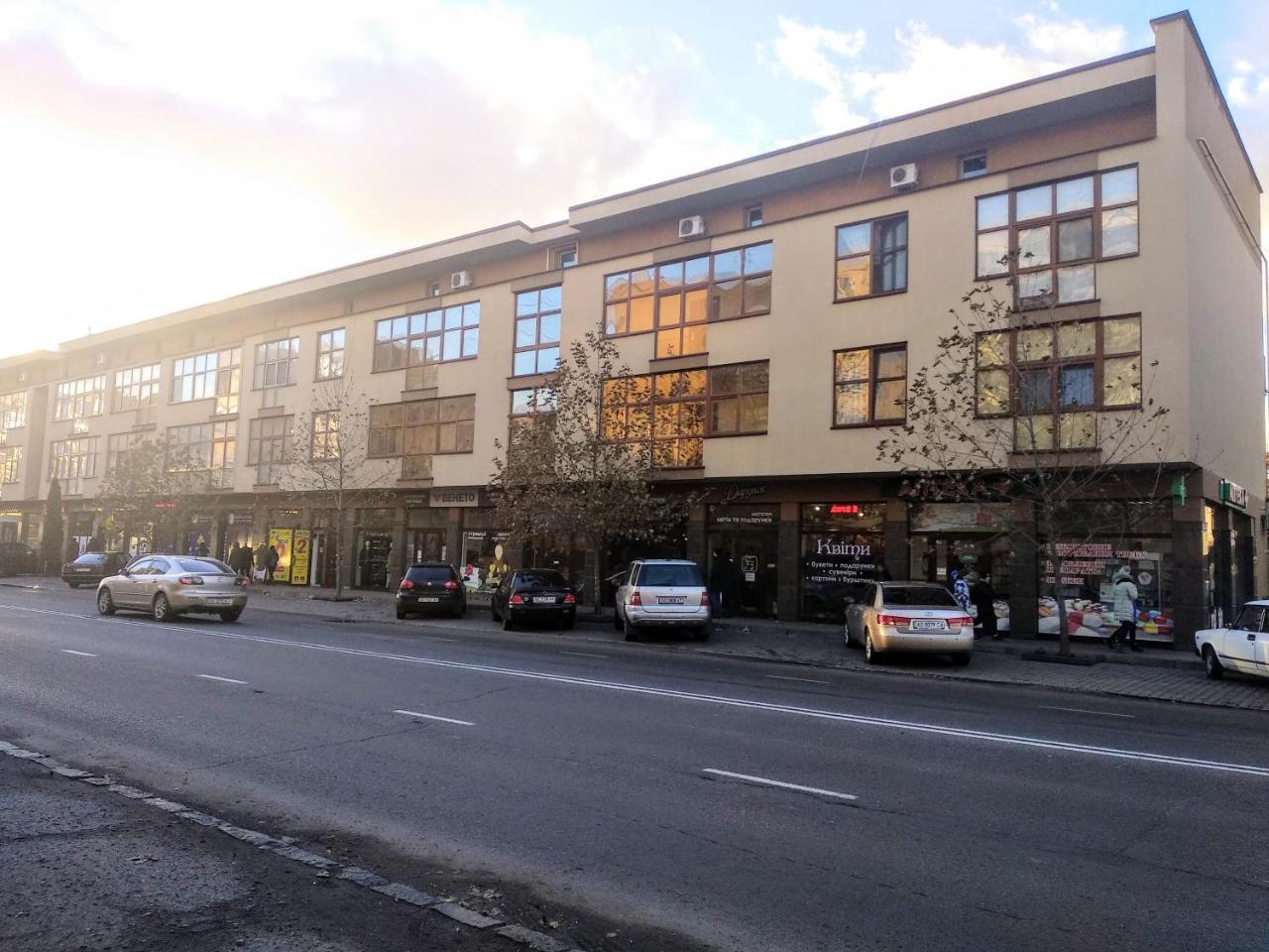 Gil Apartments, On Mynaiska 18 Uzhhorod Exterior photo